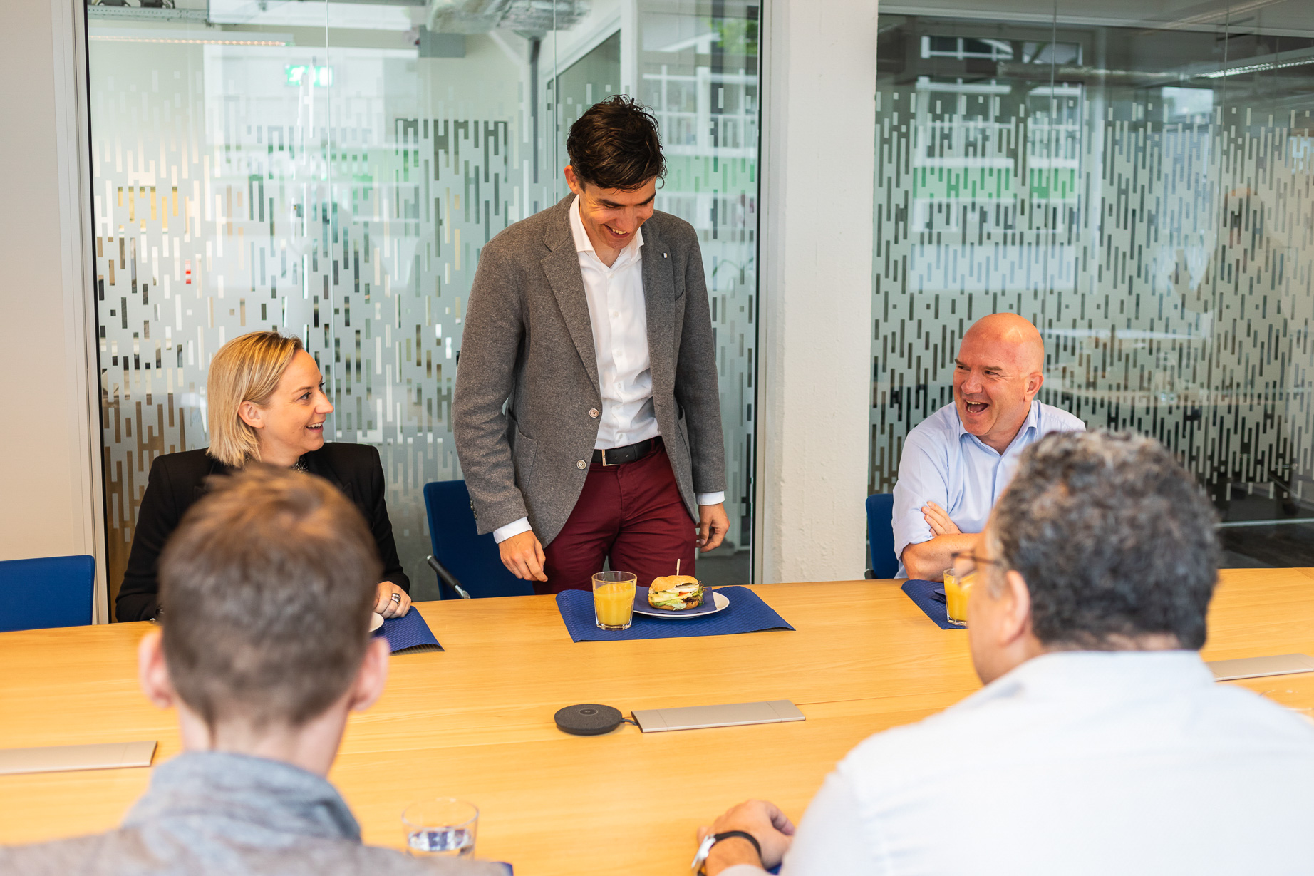 Martijn Zanen, CFO (midden) met collega's Judith Tolk (CCO) en Jan Martijn Metselaar (COO)